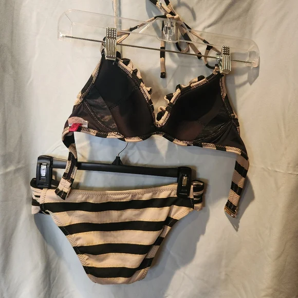 Betsy Johnson matching bikini - Picture 4 of 10